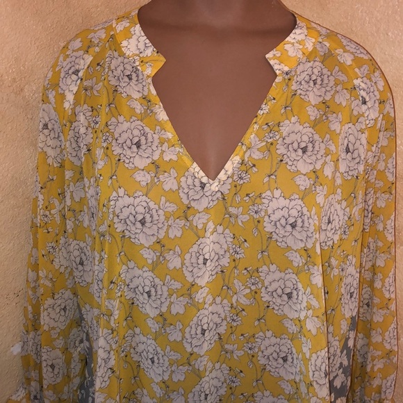 Cabi Amelia Gather Blouse Small - Picture 3 of 5